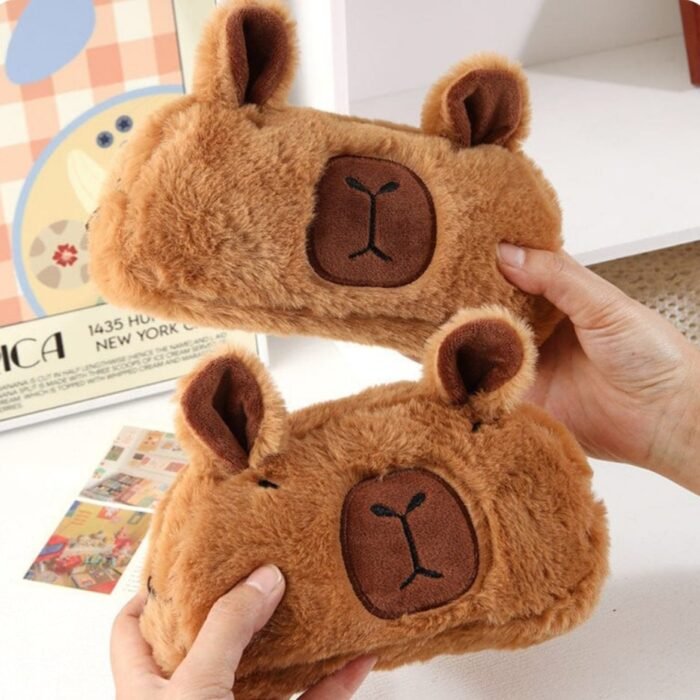 CARTUCHERA PELUCHE CAPYBARA